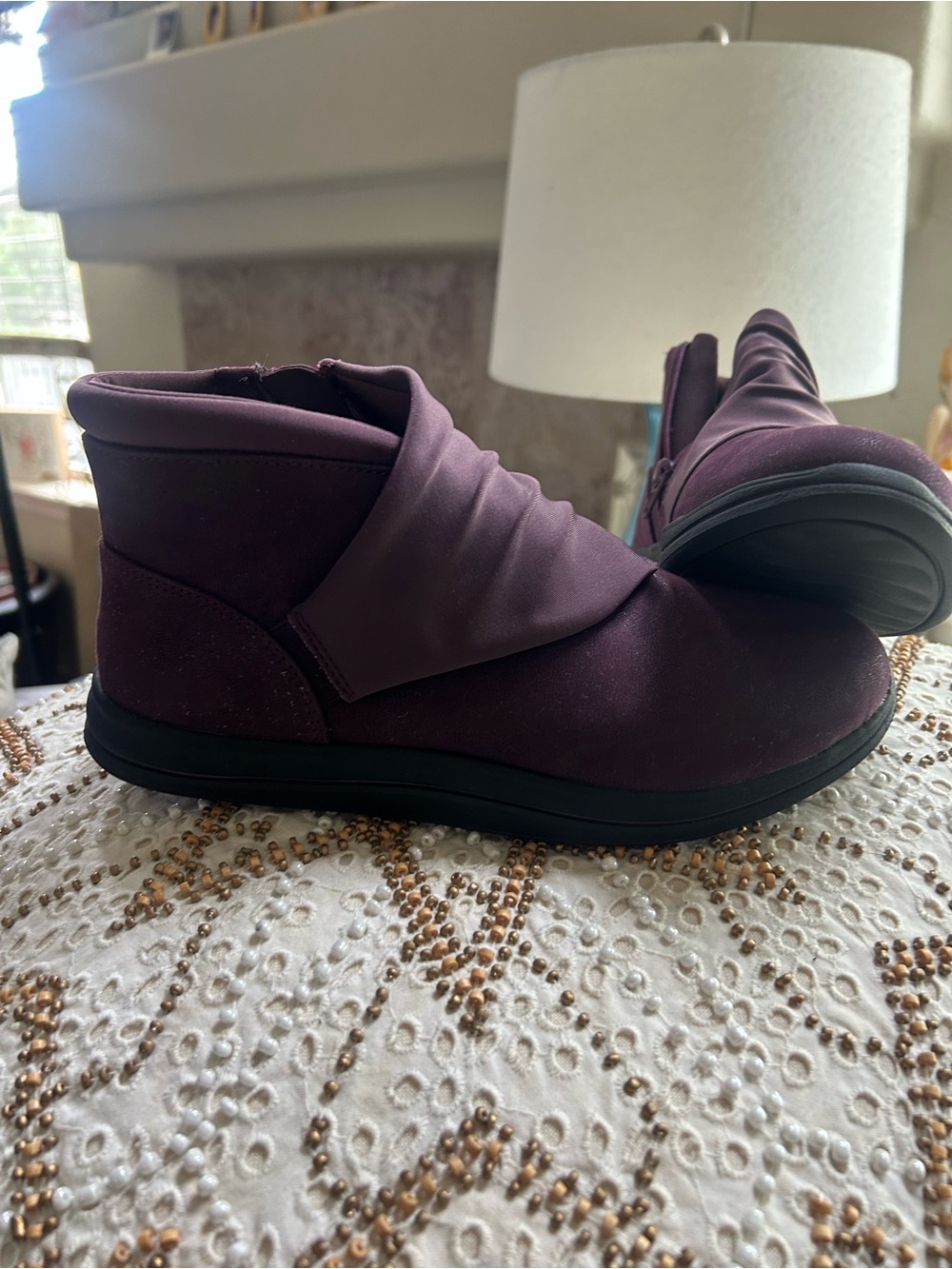 Clarks Women's Plum Slip-On Ankle Booties size 6.5.
